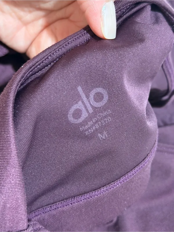 ALO Yoga Airbrush Enso Dark Plum Cross-Front Sports Bralette Size Medium - Image 10