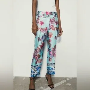 NWT Zara printed blue floral pants with an elastic waistband. Size Small - Image 3