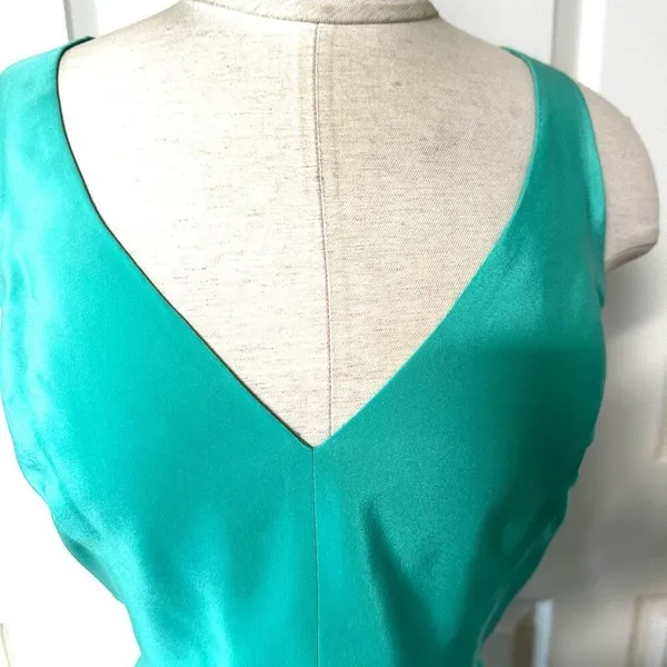 Amanda Uprichard silk green V neck sleeveless dress - Image 5