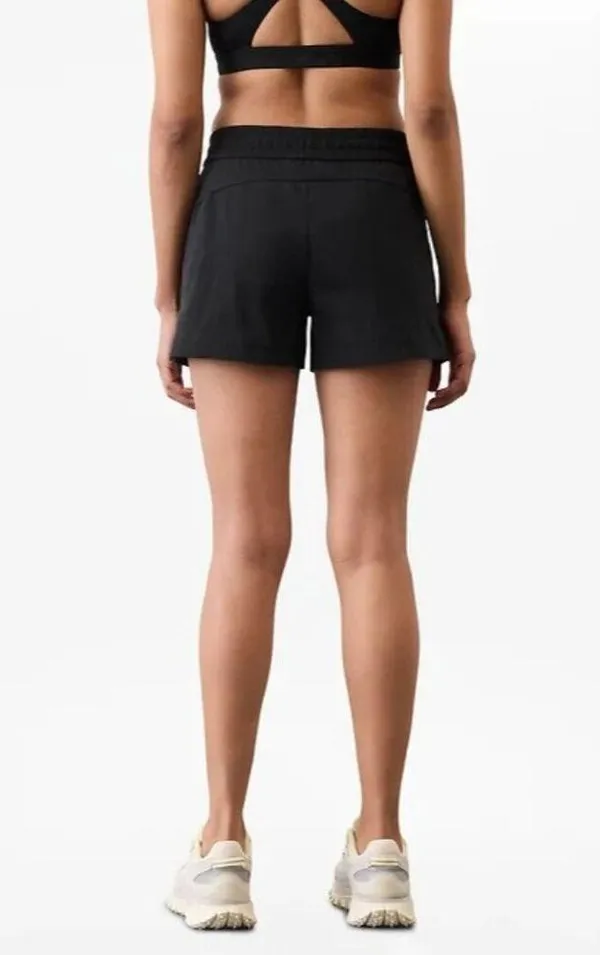 Athleta M Trekkie North Mid Rise 3 1/2" Shorts Black Medium - Image 5