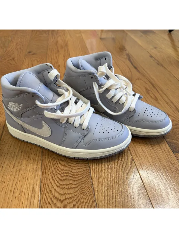 Size 6.5 US Women’s Nike Air Jordan 1 Mid Grey White CD7240-002 - Image 4