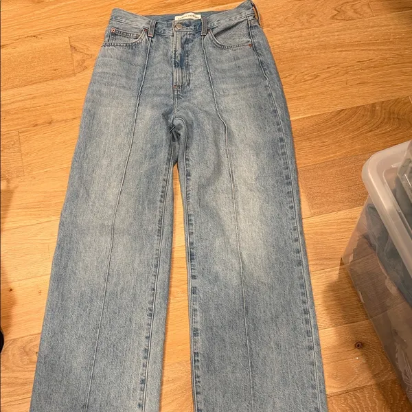Aritzia Denim‎ Forum The '90s Tailored Hi-Rise Wide Jean 27 - Image 2