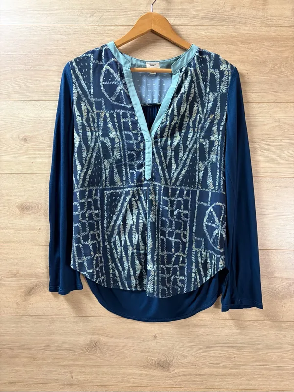 Anthropologie Tiny Women’s Orion Henley Top Small - Image 2
