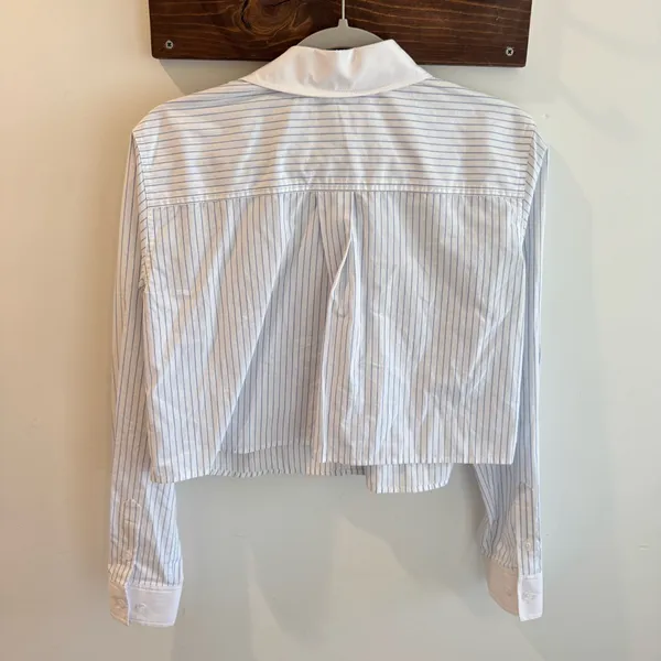 Good American Cotton Poplin Cropped Shirt‎ in Blue Stripe XS - Image 4