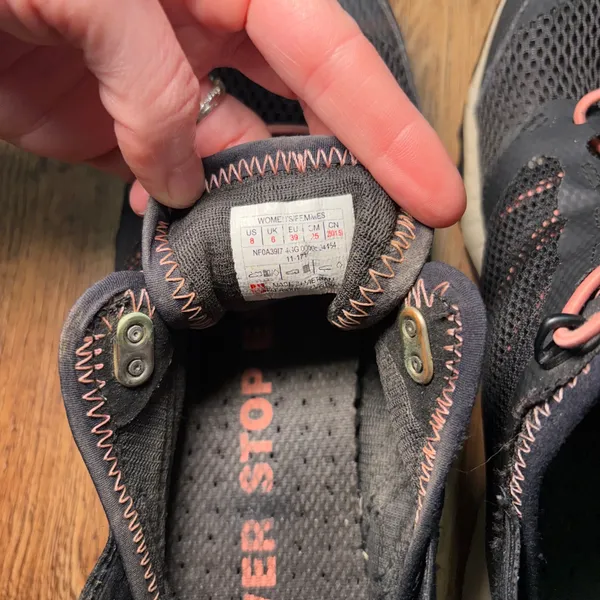 The North Face Womens Sz 8 Litewave Amphibious II Trail Running Shoes Black Pink - Image 13