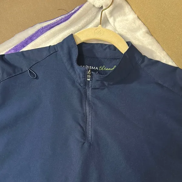 Ladies Navy Blue scrub top NWT SZ L - Image 2