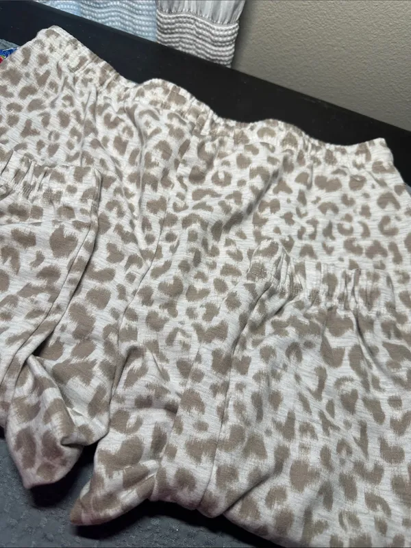 Neutral Leopard Print Joggers Sz M by Danskin like new - Image 8