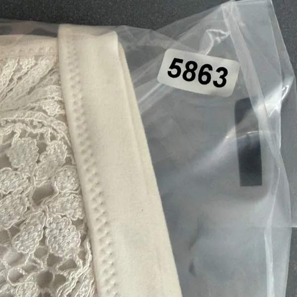 Victorias Secret Body by Victoria Lace Racerback Bralette Front Clasp Cream‎ M - Image 8
