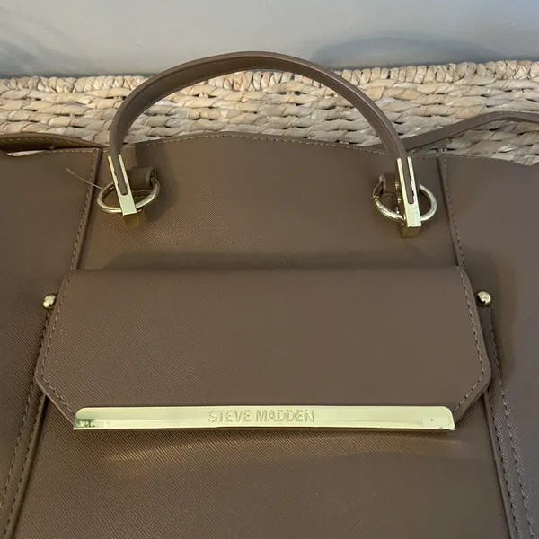 Steve Madden Large Light Brown Faux Leather Convertible Shoulder Tote‎ Bag Purse - Image 4