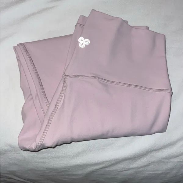 Aritzia golden BUTTER Cheeky Hi-Rise 26" Legging size 10 in dusty pink - Image 5