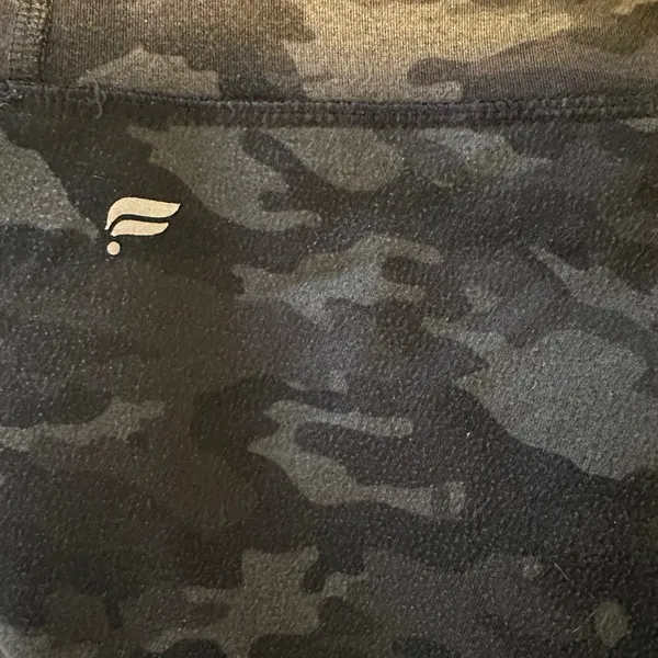 Fabletics Camo Leggings Black Grey Activewear Workout Athleisure Size M - Image 7