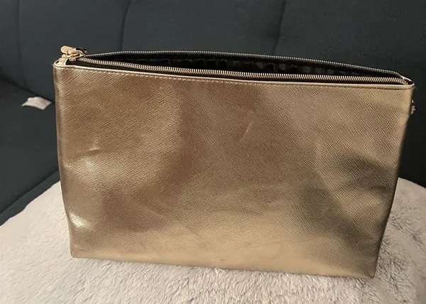 Victoria’s secret cosmetic bag. In good condition. - Image 2