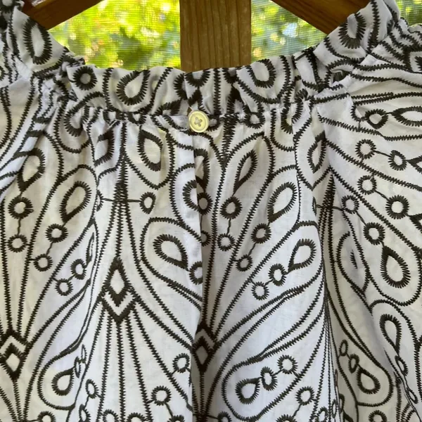 LOFT Women's Brown And White Geometric Print Flutter Sleeve Blouse Size S. NEW - Image 6