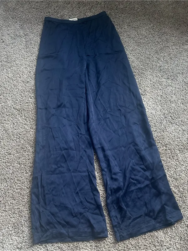 Rue Sophie Flowing Satin Wide-Leg Pants in Navy - Image 2
