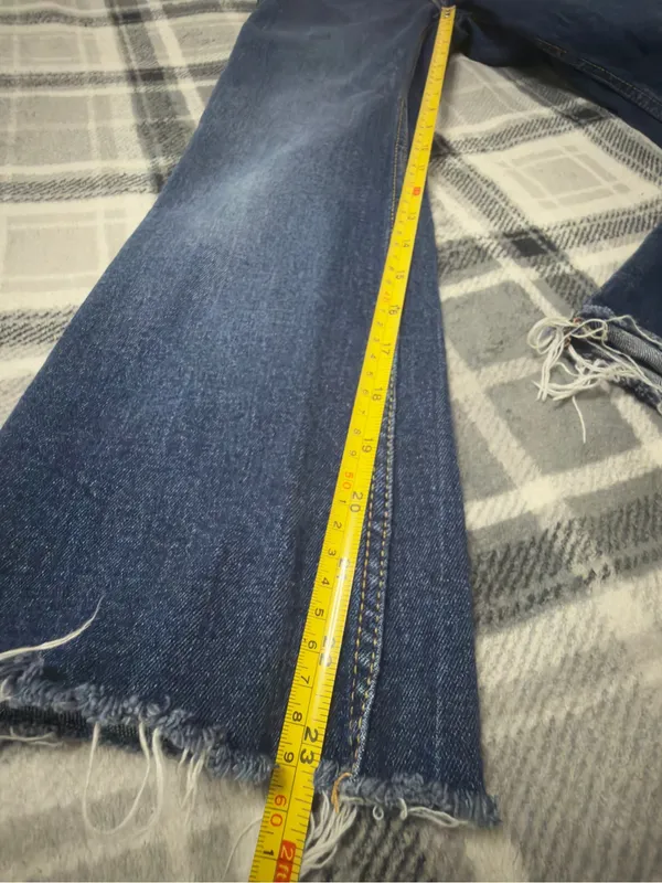 Zara Woman Medium Wash Crop Flare Raw Hem Jeans Size 2 /‎ 24 - Image 3