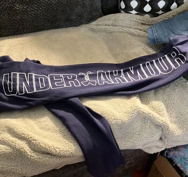 🔹4 for $30 Under Armour Sweatpants, Medium - Image 3