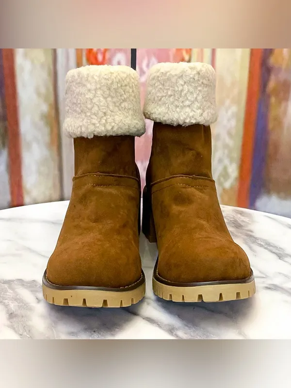 Faux Shearling Suede Lug Ankle Booties Brown 39 GUC Size 8 - Image 2