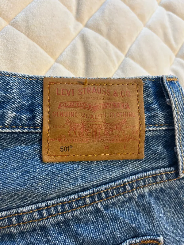 Levi’s Shorts 501 Denim Women’s size large - Image 5