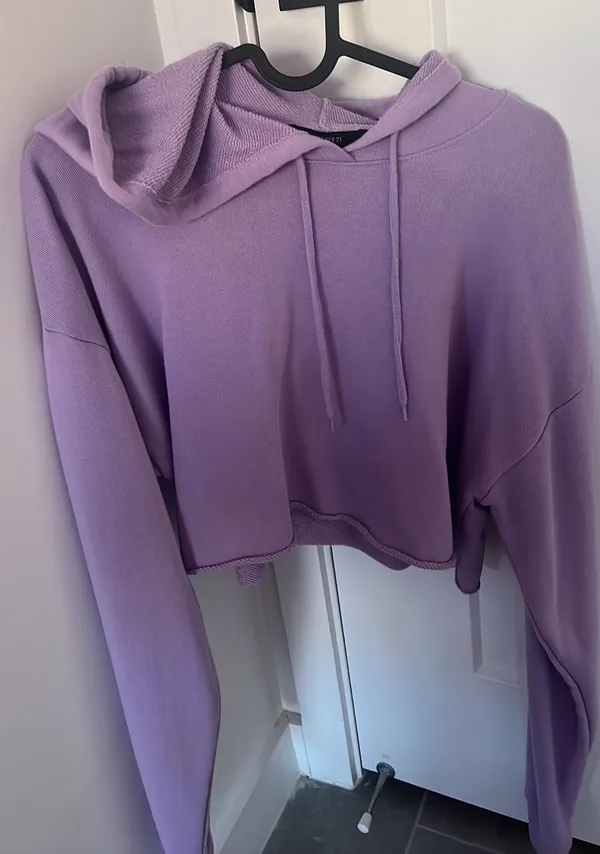 Cropped Hoodie - Image 3