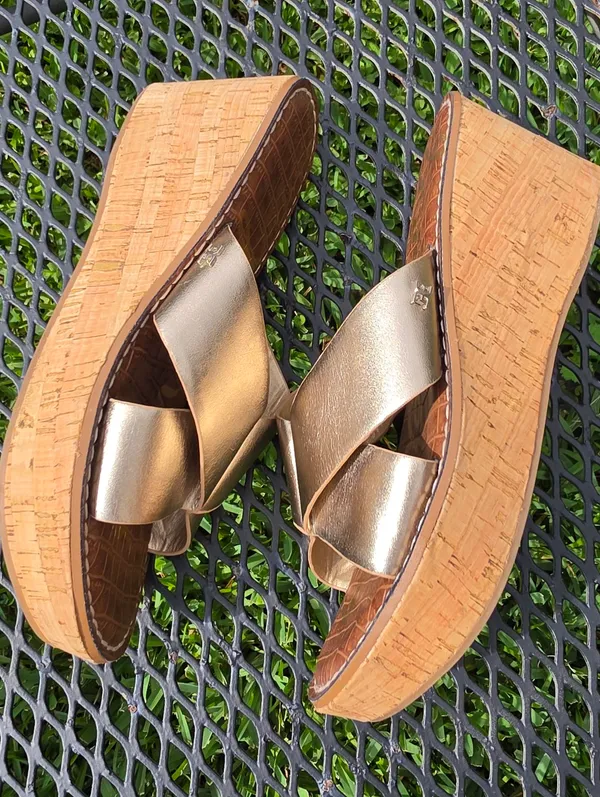 Sam Edelman Remini Platform Wedge Metallic Gold Sandal SZ 9 - Image 4
