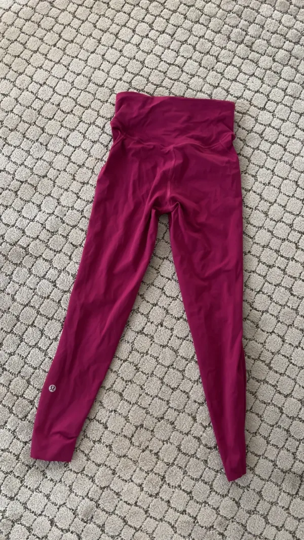 lululemon magenta leggings size 2 - Image 2
