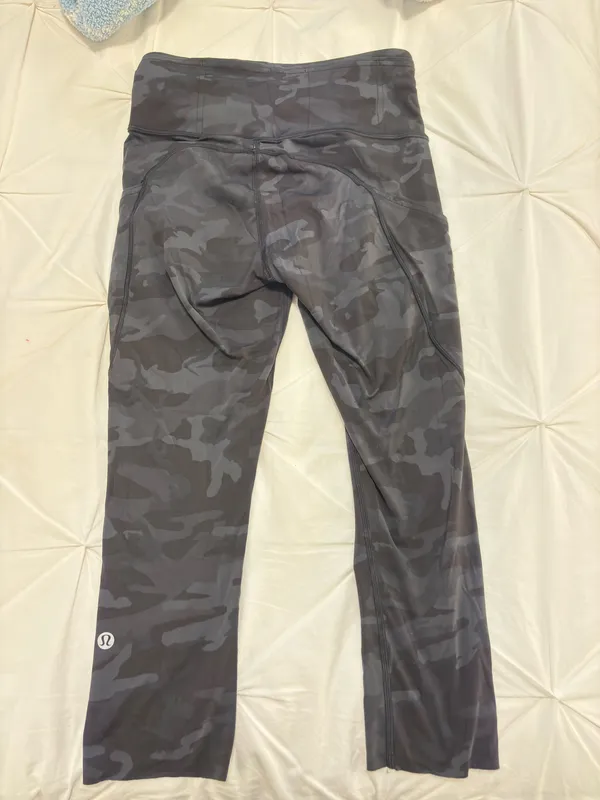 Lululemon Leggings Crop - Image 2