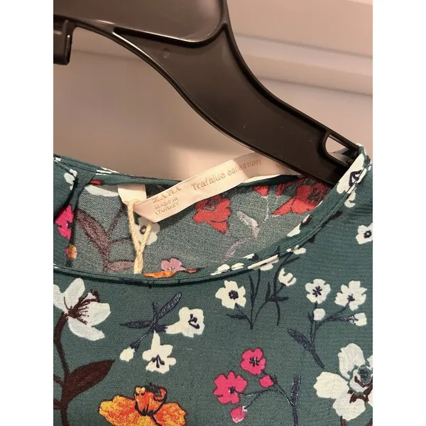 New Zara Lightweight Floral Green Long Sleeve Peplum Top Sz Medium Button Back - Image 2