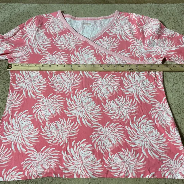 Garnet Hill Cottagecore Large Cotton Pink Floral Chrysanthemum Faux‎ Wrap Top - Image 3