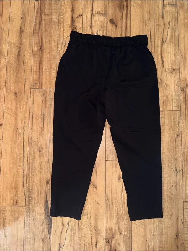 Black lululemon joggers - Image 4