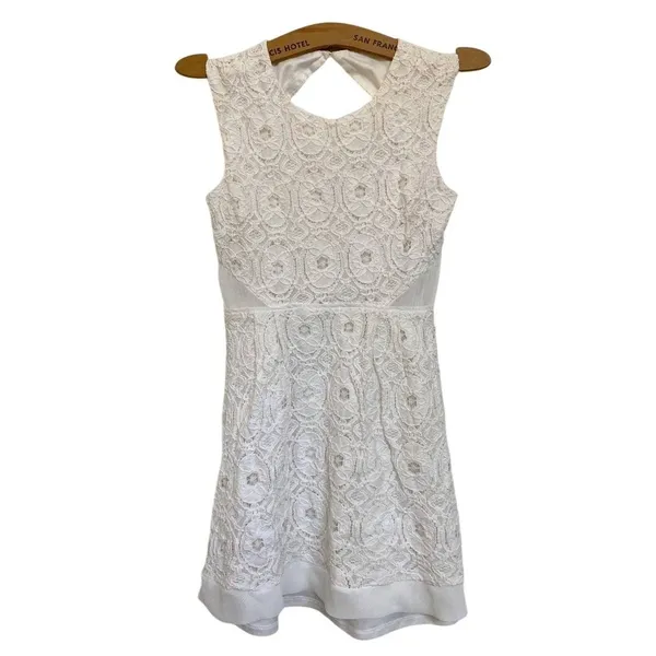 Kimchi Blue Ivory Floral Lace Fit and Flare Mini Dress Back‎ Keyhole Size 4 - Image 3