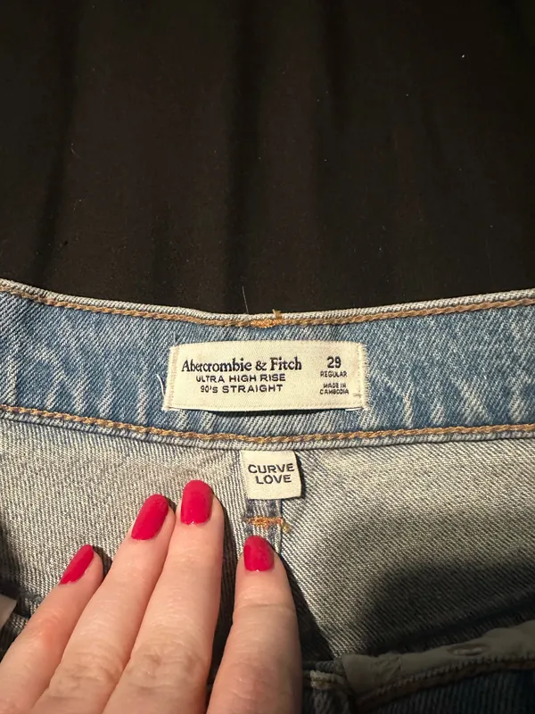 Abercrombie & Fitch Ultra High Rise 90s Straight Jeans - Image 2
