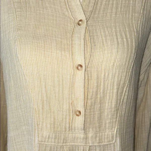 Anthropologie Beige Textured Button-Down Shirt size L - Image 4