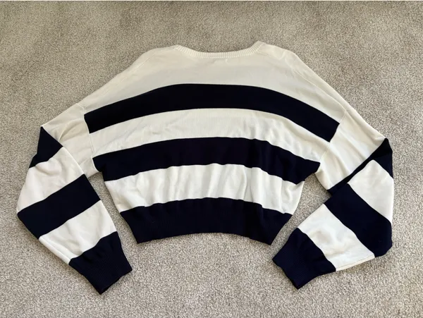 Garage Cropped Sweater - Image 2