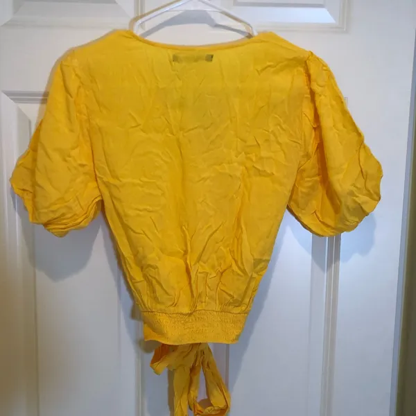 Abercrombie fetch NWT top blouse in yellow - Image 5