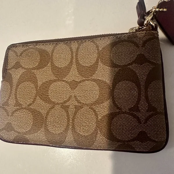 COACH Corner Zip Wristlet in Signature Khaki PVC and Sherry Leather RARE Color - Image 7