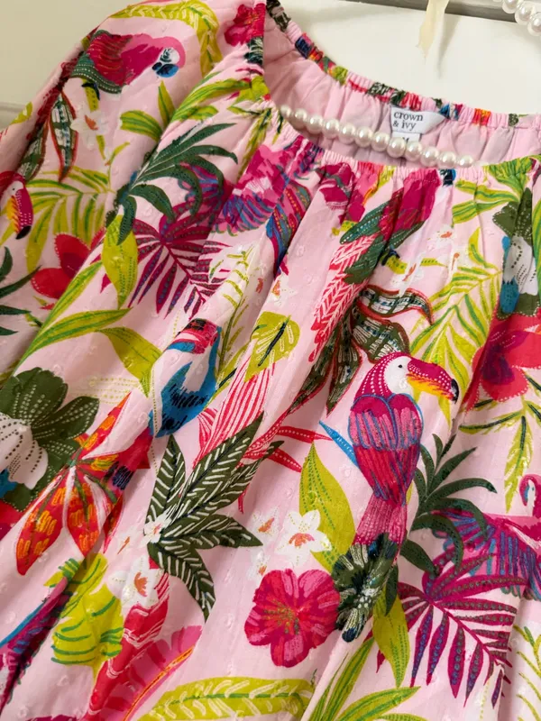 Crown & Ivy Pink Tropical Cropped Balloon Top - Image 2
