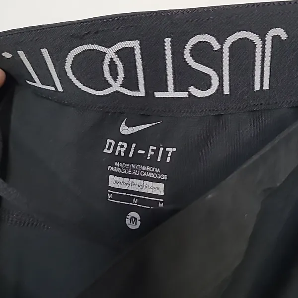 Nike dri fit pull on black workout legging capris sz Medium - Image 6