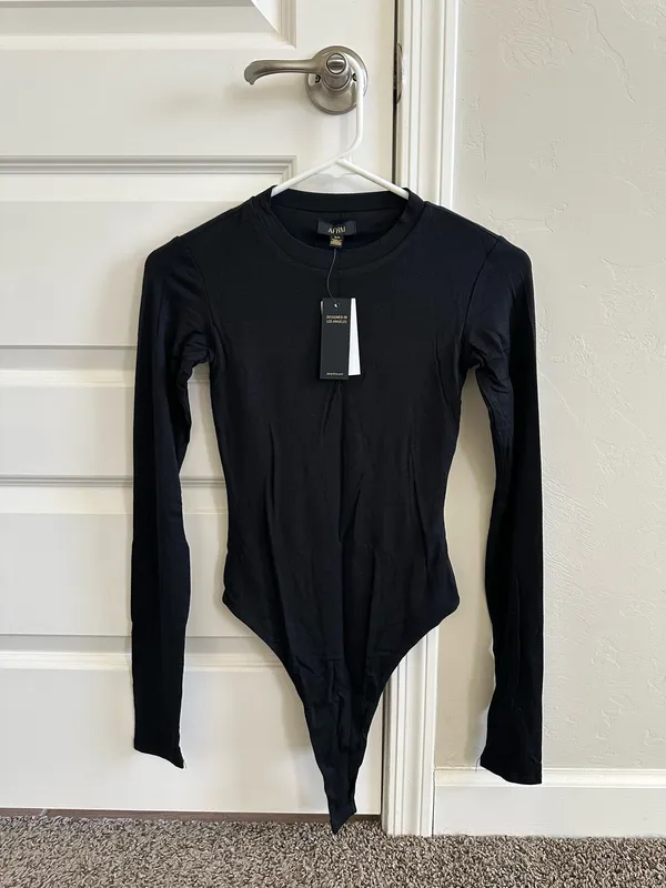 Revolve AFTM “Carson” Bodysuit in black, size small - Image 4