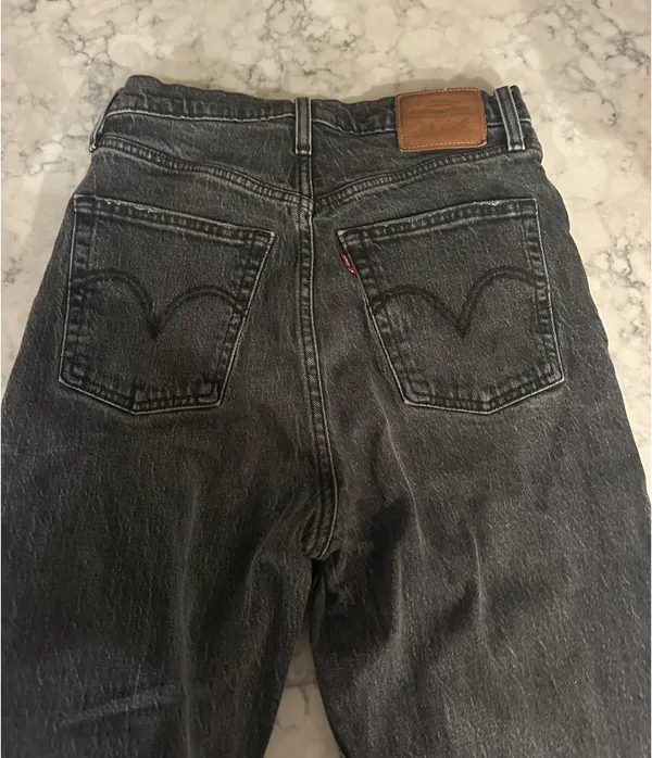 Black Levi’s - Image 3