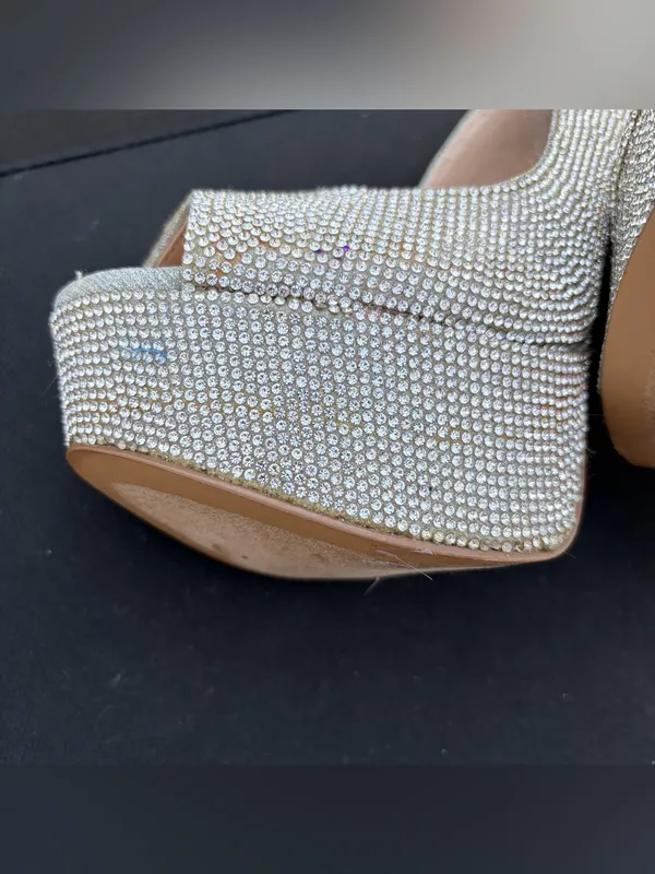Steve Madden Silver Crystal Peep-Toe Platform Heels Sz 6 see pics for condition - Image 9
