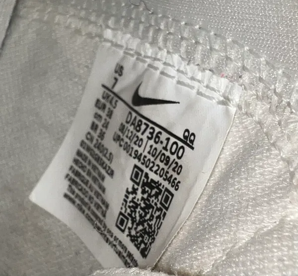 Nike Blazers - Image 4