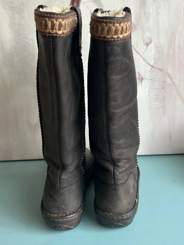 UGG Swell Tall Winter Black Leather Sheepskin Tasman Boots Size 8 - Image 10