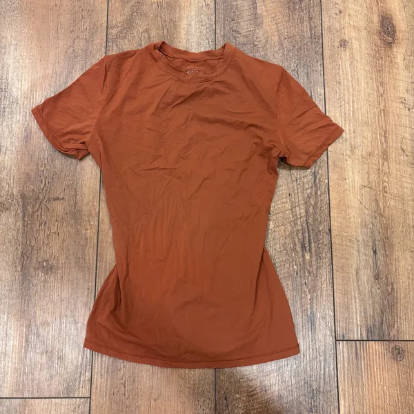 Skims Women's Size XS Chai Brown Orange Fits Everybody Short Sleeve T-Shirt EUC - Image 2