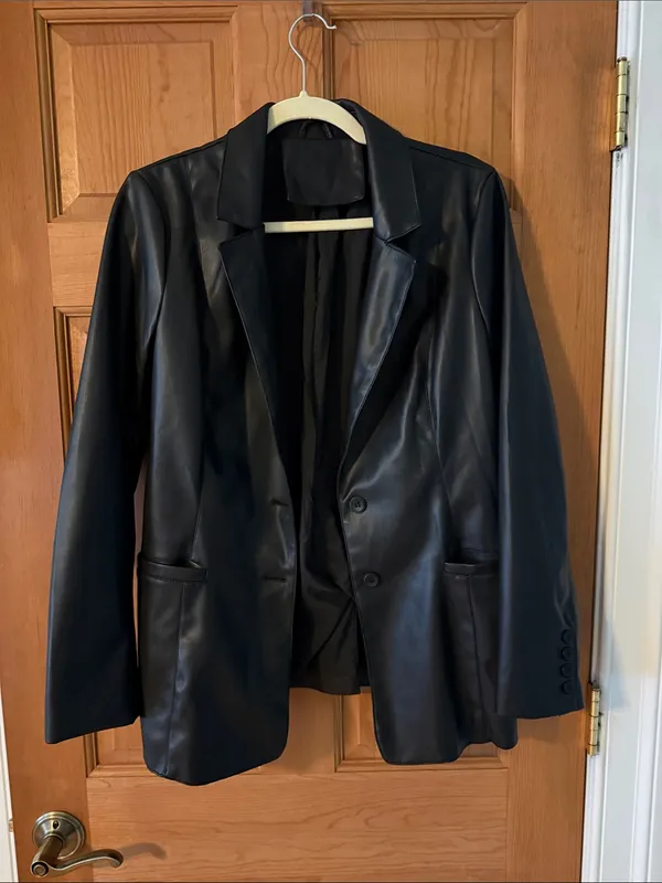 Classic Black Faux Leather Women's Blazer Jacket SIze Small - Image 3