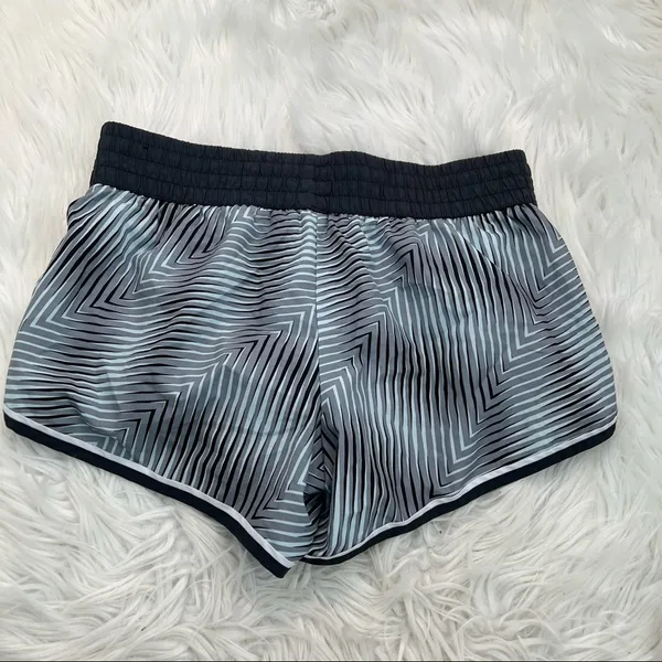 Xersion Women's Semi-Fitted Athletic Running Shorts Gray‎ Black Light Blue Geo - Image 5