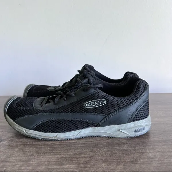 Keen Women's Auckland Black Hiking Shoe Size 9 #025 - Image 3