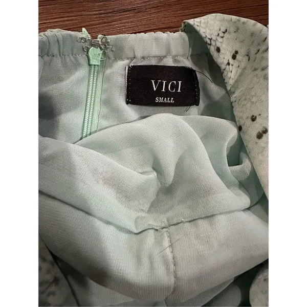 VICI dress Move Like Mamba green snake print crepe hi low maxi sz small‎ - Image 5