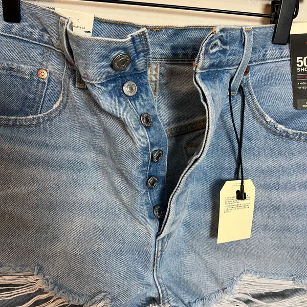 Levi's NWT - 501 High Rise Womens Denim Shorts Cut Off Jeans Fray Hems - Image 6
