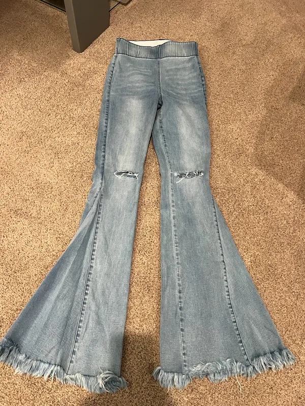 Show me your mumu Berkeley Bells light wash flare jeans - Image 3