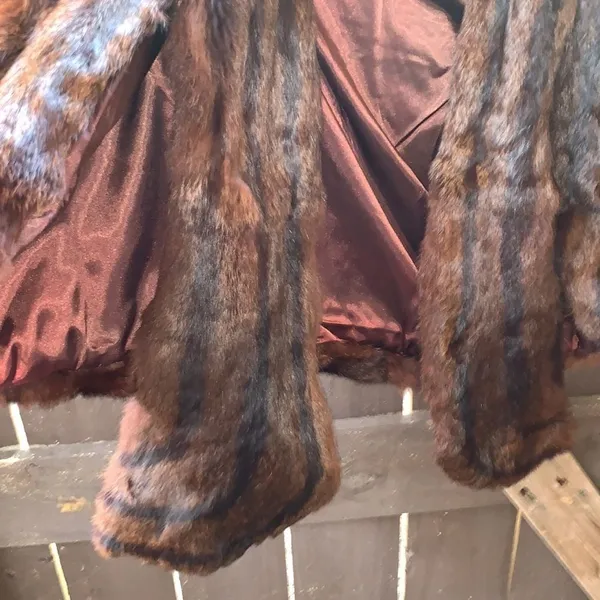 Luxury Vintage Real Fur 1940s Mink Cape/Vest/Stole Mint Condition Mob Wife Vibe - Image 7